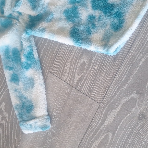 Fuzzy Button Up - Picture 5 of 10